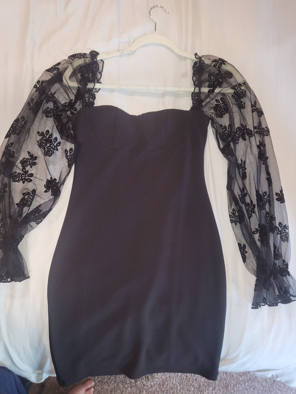 SHEIN Black Sweetheart Mini Dress with Embroidered Puff Sleeves